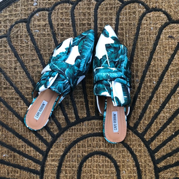 Shoes - Palm Leaf Mule Slides 🌴